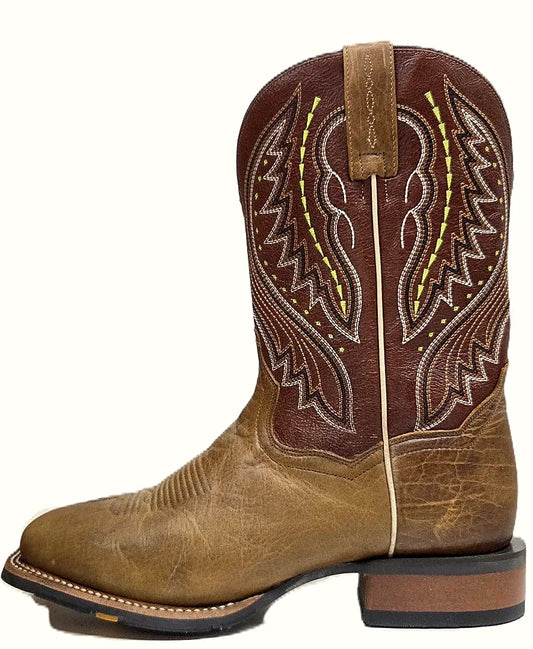 Plain men's western boot with an unornamented shaft